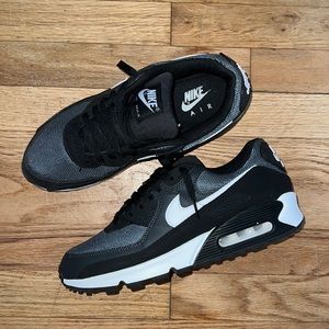Nike Air Max 90 - WORN TWICE!
